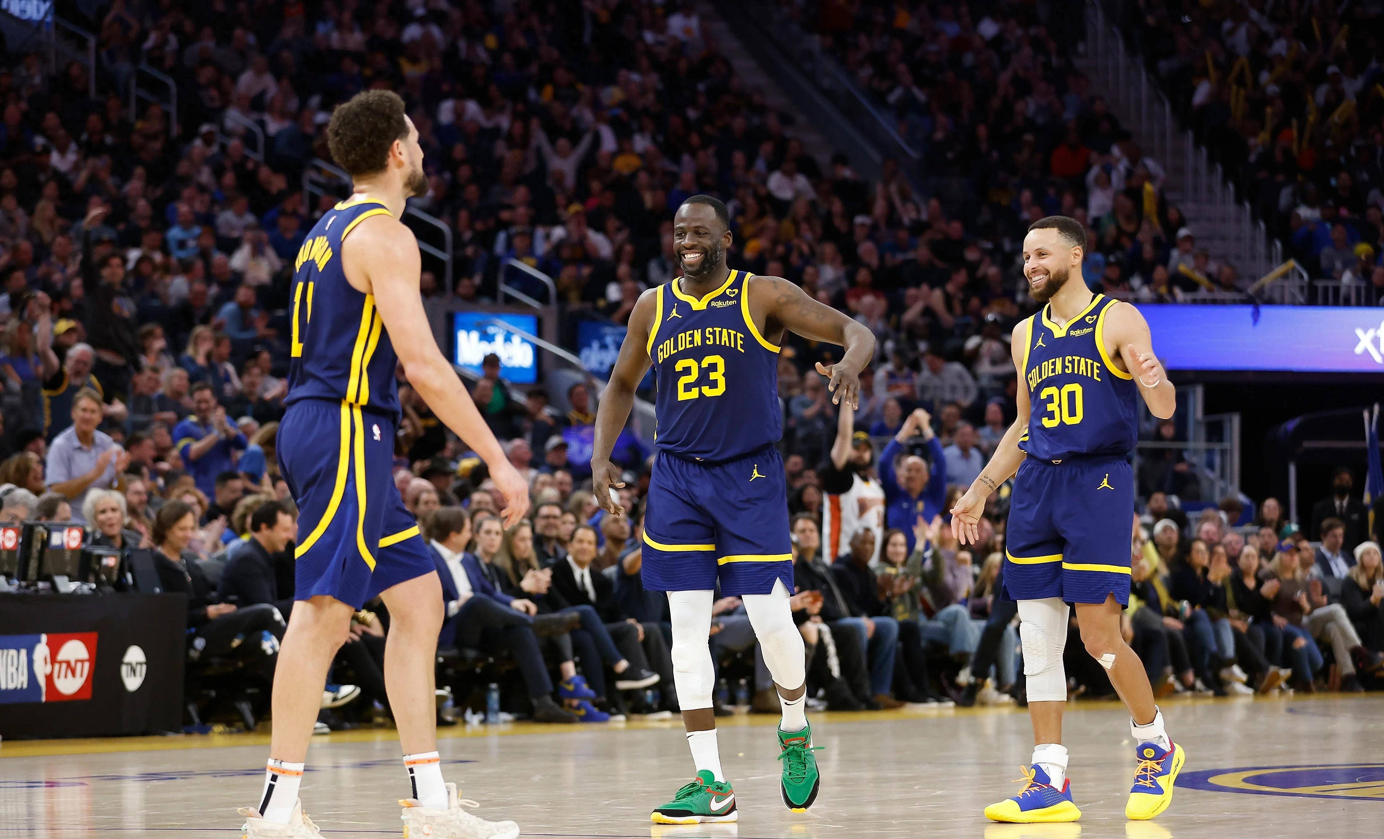 星空体育官网登录入口-猛龙与勇士再度对决NBA总决赛